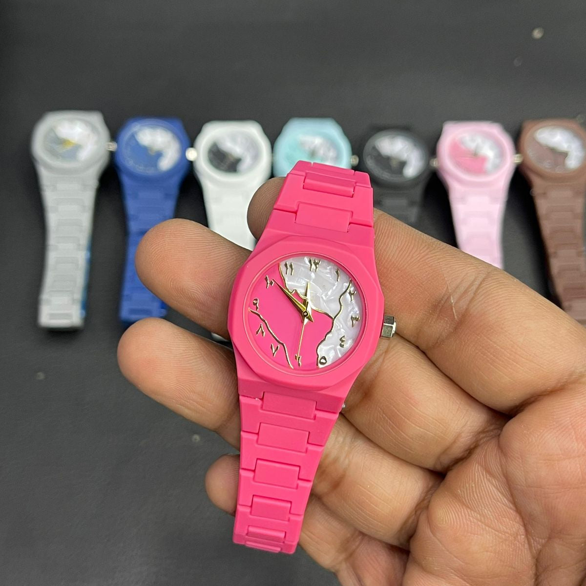 Mini Aura Watch Providing Elegant Design Comfortable Use Stylish Appearance And Everyday Wear - Black