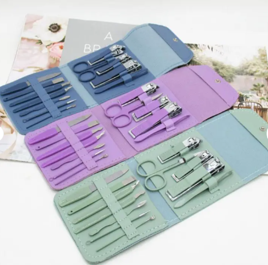 16 in 1 Nail Kit Manicure & Pedicure Tool Set – Stainless Steel Nail Clippers, Cutters & Scissors
